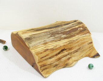 Live Edge Pacific Yew Box (28 Cu. In.) Keepsake Box, 5th Wedding Anniversary, Valet Box, Personalized Gift, Cremation urn, pet urn