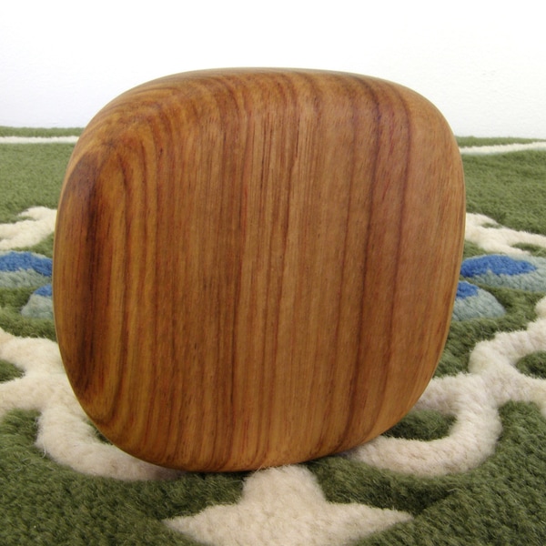 Sjamaan Rammelaar, Magnolia Hout, heilig hout, meditatie altaar, handgemaakte talisman, heidens altaar, ontspanning, hout shaker, gepersonaliseerde gift
