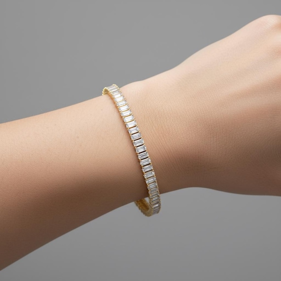 Gold Bracelet: Moissanite and Diamond Detail (Delicate, Stylish)