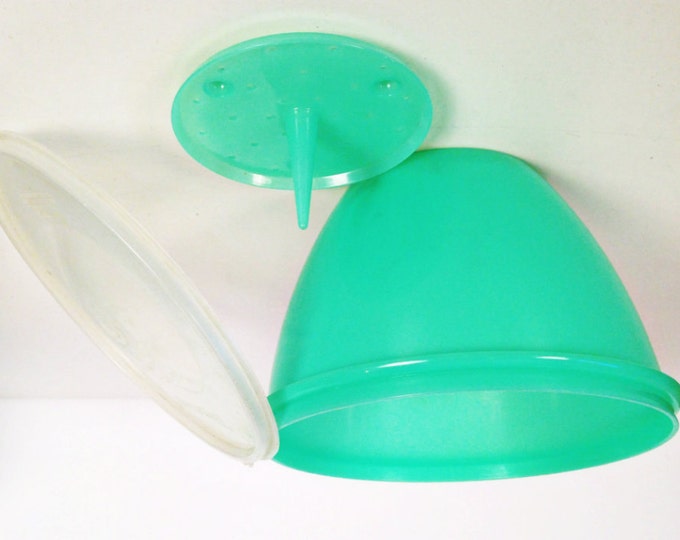 Vintage Tupperware Lettuce Keeper Bowl With Spike and Lid Etsy
