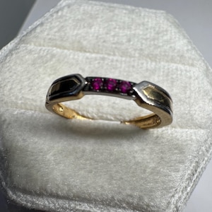 Vintage 9K 375 Solid Yellow Gold Ruby Ring Size 6.5
