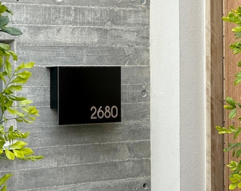 Buzón de aluminio negro elegante y minimalista para montar en la pared: diseño elegante y duradero para el hogar y la oficina con personalización grabada