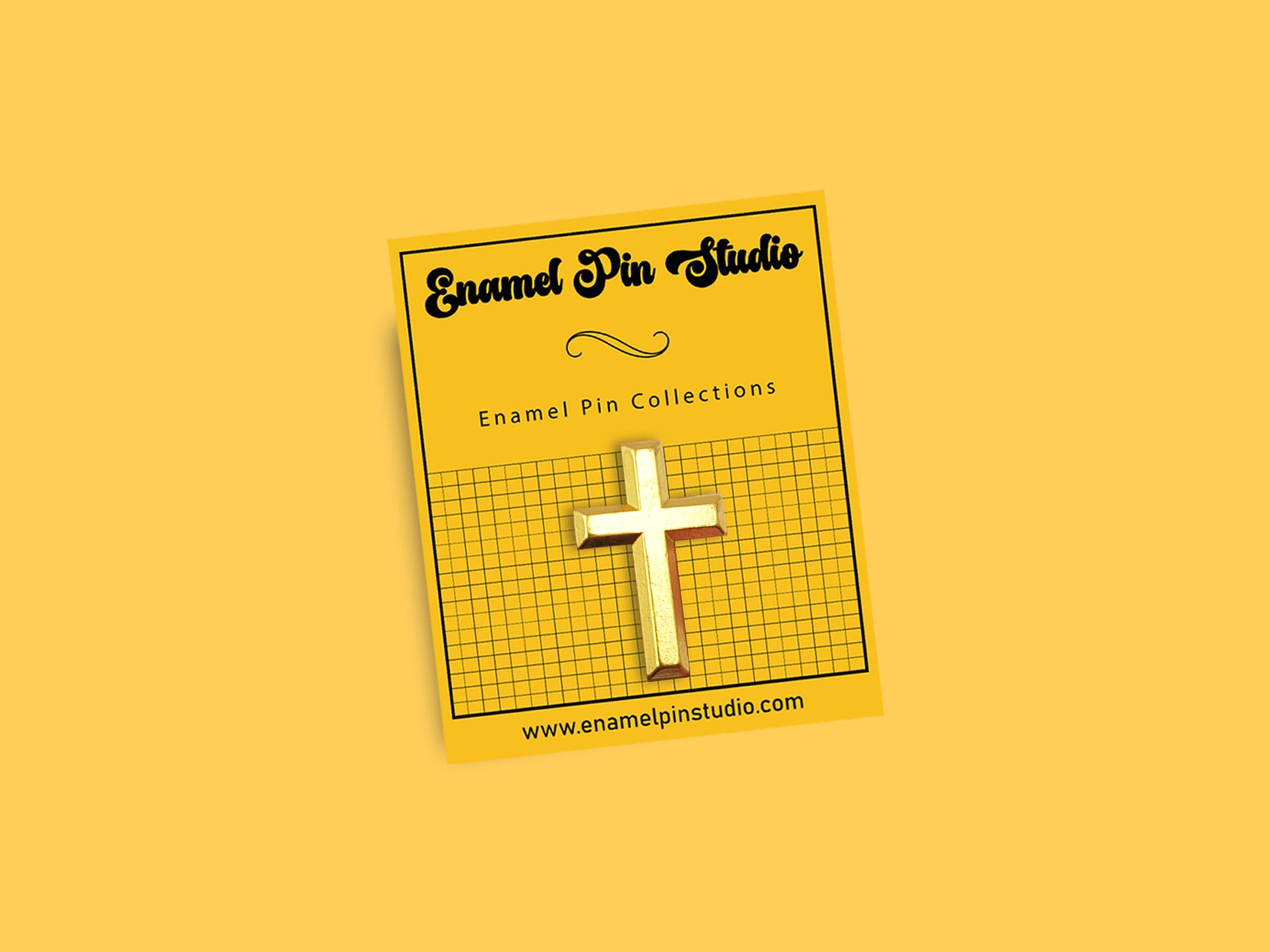 Pin de solapa con cruz dorada - Etsy México, image size:2700x2025