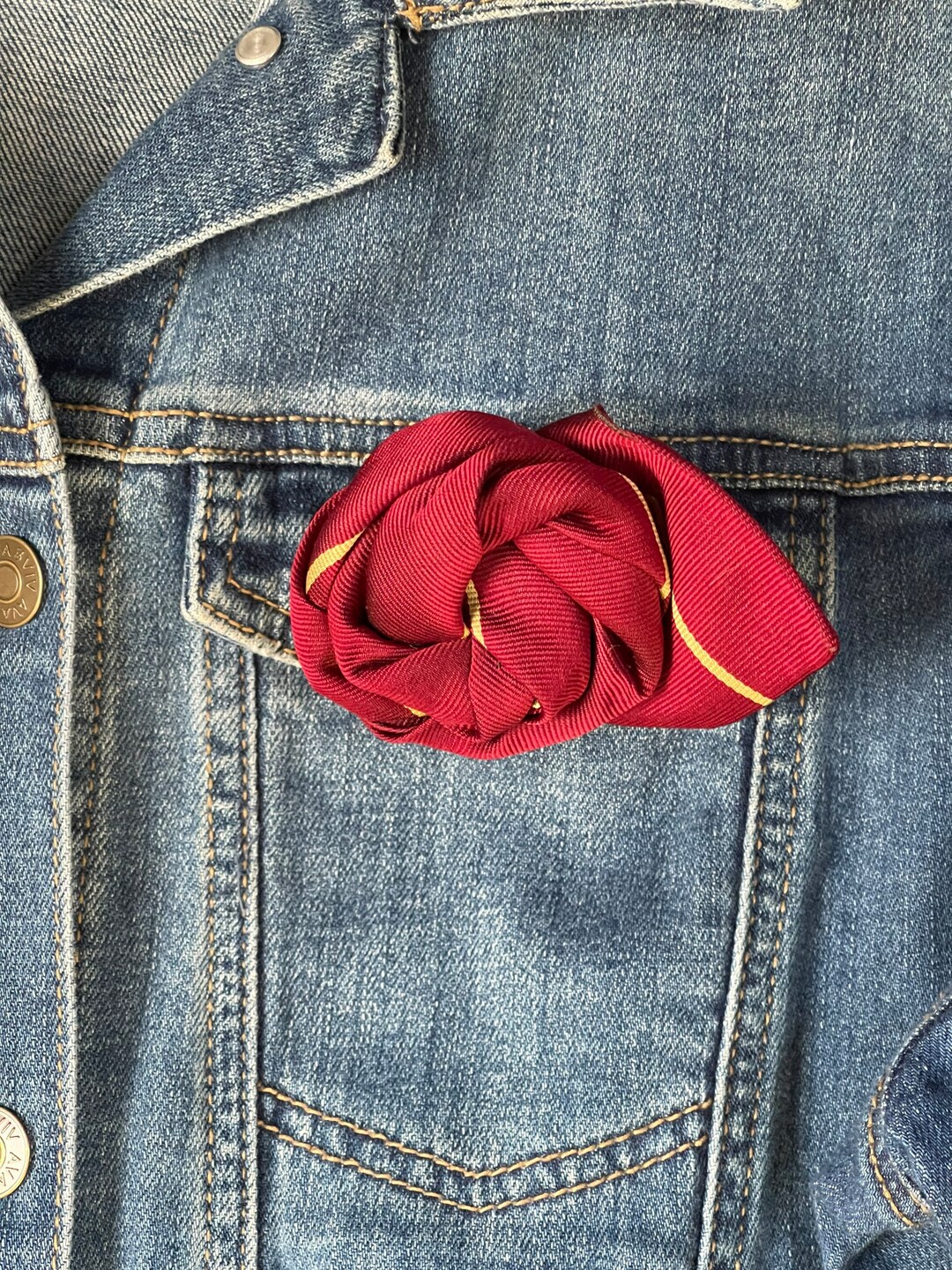 Red and Gold Striped Repurposed Vintage Necktie Brooch/lapel Pin/hat ...