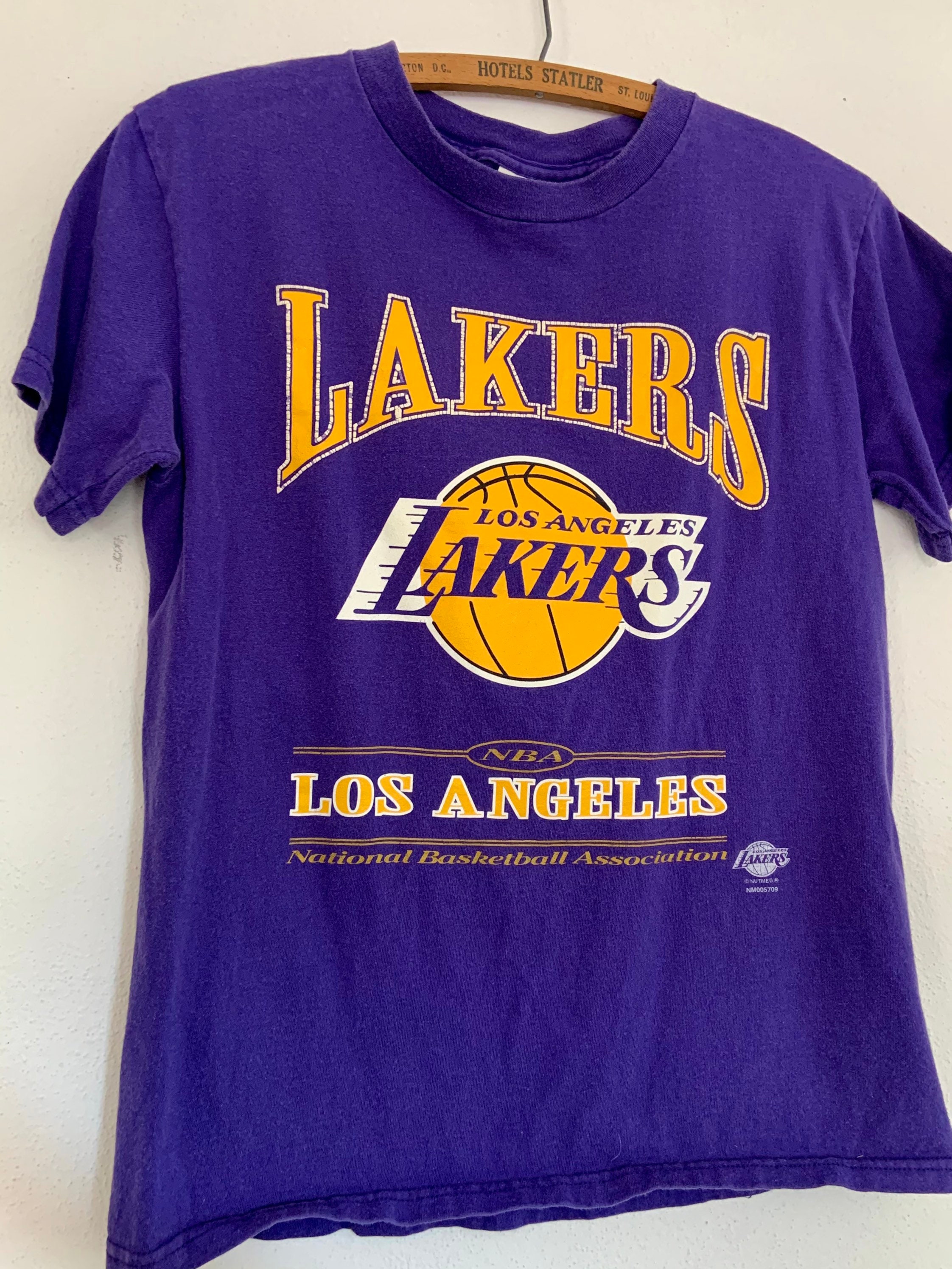 Vintage 1990s purple los angeles LAKERS t-shirt nutmeg mills | Etsy