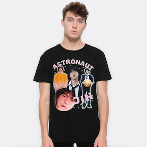 Astronaut Jin K-POP T-Shirt, Men&#39;s and Women&#39;s Sizes (34561)