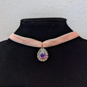Velvet Peach Pearlescent Pendant Choker Necklace