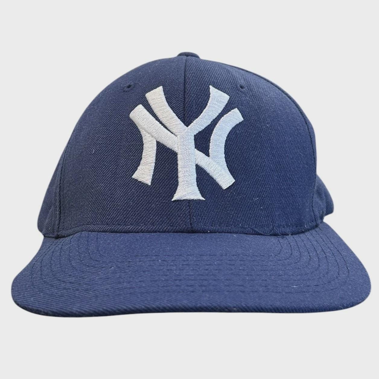 VINTAGE TWINS ENTERPRISE NEW YORK YANKEES SANTA CHRISTMAS STRAP BACK HAT size S Vintage New York Rangers Hat Men Blue Twins Enterprise NHL  main image 2