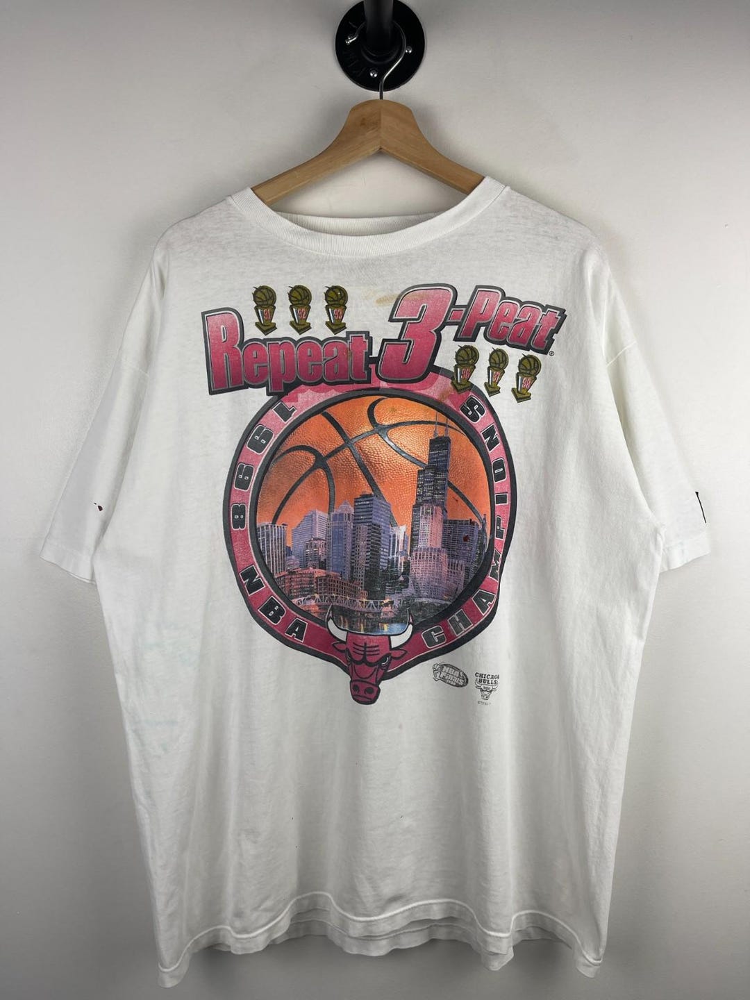 Vintage 90s NBA Starter Chicago Bulls Repeat 3 Peat White