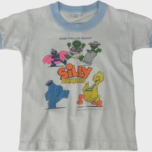 Vintage 80s Sesame Street Silly Dancing Kids Ringer Tee Size S 6/8