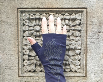 Navy merino wool fingerless gloves - coral print, Dark blue printed mittens