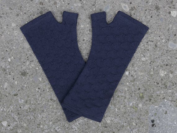 Navy cross textured merino wool gloves