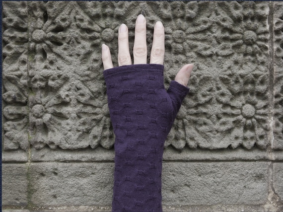 Purple merino wool, textured knit fingerless gloves