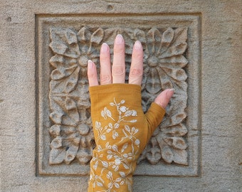 Ochre korokio print merino wool fingerless gloves