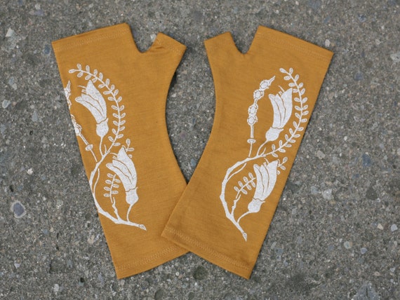 Mustard kowhai print merino fingerless gloves