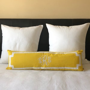 Copricuscino lombare monogrammato, copricuscino monogrammato per camera da letto, copricuscino per testiera, copricuscino monogrammato per matrimonio (12&quot;x40&quot;)