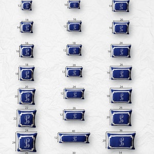 Monogrammiertes blaues und elfenbeinfarbenes Lendenkissen, kleine rechteckige Lendenkissen, personalisierter Monogramm Dekokissenbezug 12 x 18 Bild 7