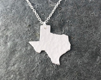 Collar con colgante del estado de Texas en plata de ley: colgante martillado a mano, regalo único para el Día de la Madre.