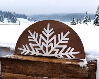 Celebrate Winter’s Charm with This Cozy Snowflake Sign and 3D Snowflakes