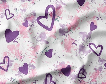 Abstraktes Muster aus lila Herzen und rosa Aquarellfarben auf weißem Baumwollstoff – Großpackung – Lustiges und künstlerisches Design zum Quilten und Nähen