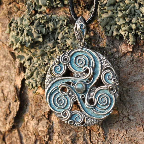 Labradorite forest triskele - Celtic silver pendant, teal labradorite,  oak leaves,silver triskele, spiral pendant, triskelion pendant, blue