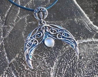 Moonstone or Amethyst lunula, silver moon, Slavic pendant, moon goddess, moon amulet, crescent moon pendant, amethyst jewelry, moonstone