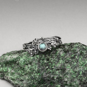 Twig ring, labradorite and silver, tiny flowers, silver meadow, labradorite ring, silver flowers, teal stone ring, silver bouquet, elven