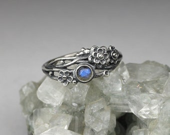 Blue meadow - labradorite and silver, sculpted flowers, silver twigs, cobalt labradorite, labradorite ring, elf ring, cobalt blue, boho ring