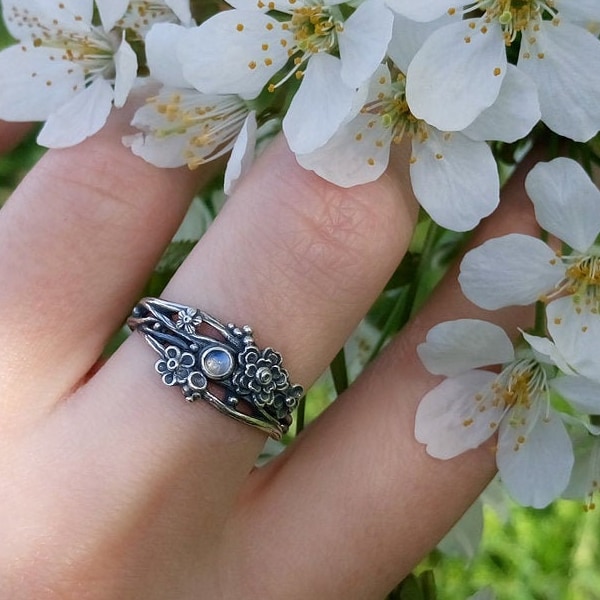 Twig ring, moonstone and silver, sculpted flowers and twigs, silver garland, moonstone ring, blue moonstone, boho ring, elven, fantasy ring