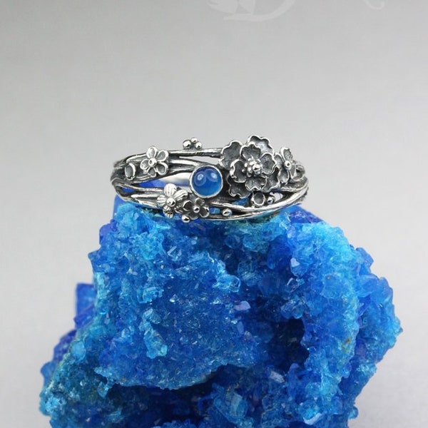 Twig ring, blue agate and silver, sculpted flowers, tiny bouquet, something blue, blue ring, boho princess, silver branches, blue moon, elf