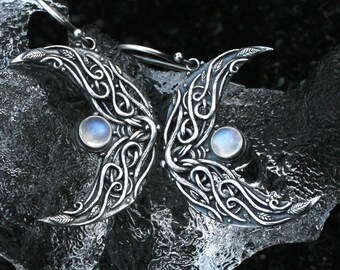 Ithil - crescent moon earrings, silver and moonstone, knotwork, leaves, sterling silver, elven earrings, fantasy jewelry, moonstone earrings