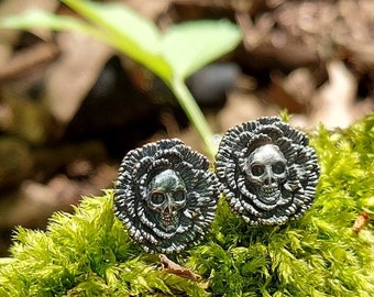 Dark flowers, Fleur de mort, sterling silver, skull flower earrings, gothic earrings, tiny skulls, silver flower, studs, macabre earrings