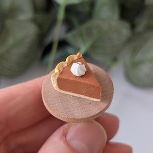 Miniaturowe ciasto dyniowe, 1 sztuka, realistyczna miniatura jedzenia, dekoracja domku dla lalek, skala 1:12, ciasto Roombox, bułka z masłem