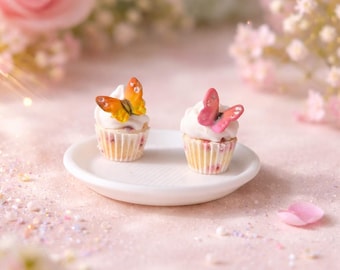 Miniatuurmuffins met vlinder, 2 stuks, realistische voedselminiatuur, poppenhuisdecoratie, schaal 1:12, Roombox, diorama