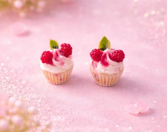 Miniatur Muffins mit Himbeeren, 2 St., realistische Lebensmittelminiatur, Puppenhausdekoration, Maßstab 1:12, Roombox, Diorama