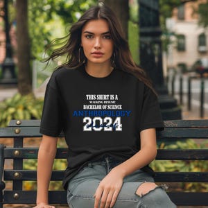 Dieses Shirt ist ein Walking Resume ANTHROPOLOGY Klasse von 2024 Comfort Farben Relaxed Fit, Unisex, 100% Baumwolle, vorgeschrumpft T-Shirt!