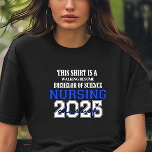 Dieses Shirt ist ein Walking Resume nuring-Klasse von 2025 Comfort Colors Relaxed Fit, Unisex, 100% Baumwolle, vorgeschrumpft T-Shirt!