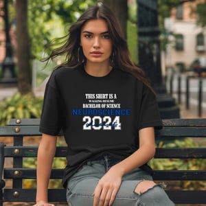 Dieses Shirt ist ein Walking Resume NEUROSCIENCE Class of 2024 Comfort Colors Relaxed Fit, Unisex, 100% Baumwolle, vorgeschrumpft, stückgefärbt!