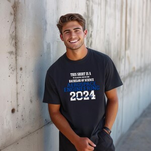 Dieses Shirt ist ein Walking Resume AEROSPACE ENGINEERING Class of 2024 Comfort Colors Relaxed Fit, Unisex, 100% Baumwolle, vorgeschrumpftes T-Shirt!