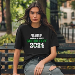 Dieses Shirt ist ein Walking Resume SOCIOLOGY Class von 2024 Comfort Colors Relaxed Fit, Unisex, 100% Baumwolle, vorgeschrumpft T-Shirt!