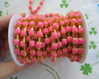 New item Opaque color rhinestone chain ( Gold tone ) 6mm stone 50cm Retro Pink