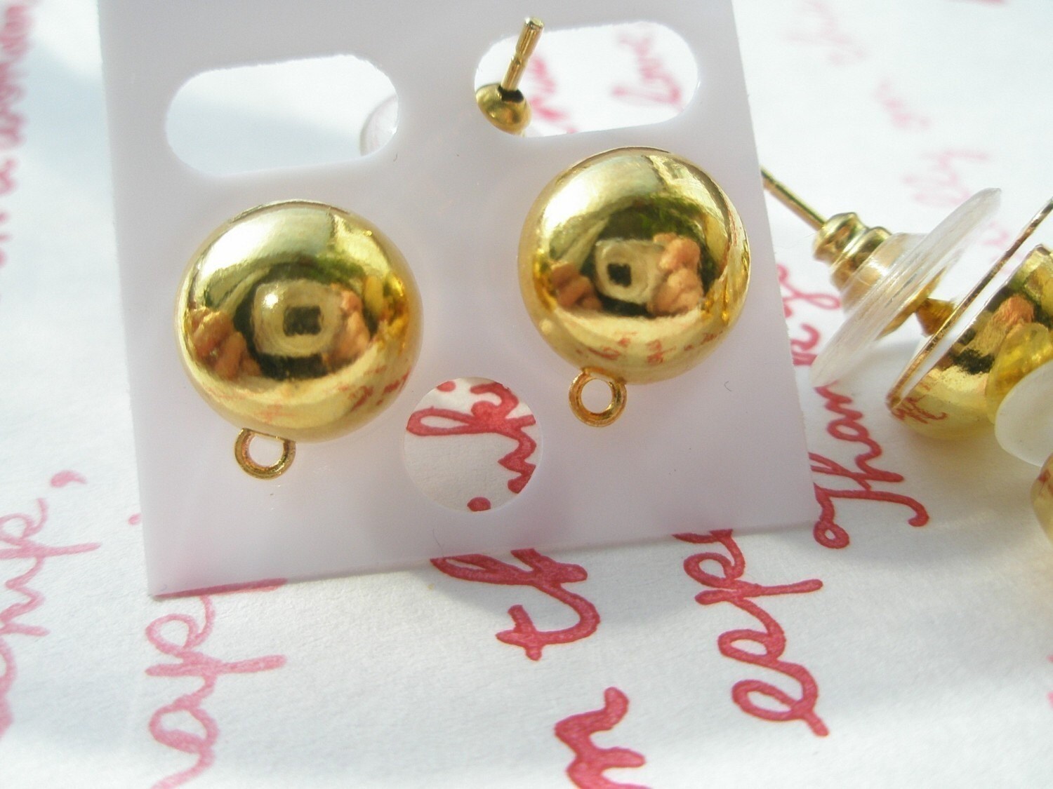 What are Hypoallergenic Earrings? | Earrings for Sensitive Ears | Lisa