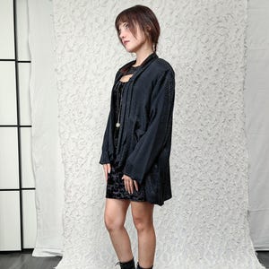 Vintage 80er Jahre Schwarze Seidenjacquard-Jacke im Animalier-Stil, handgefertigt, mit Schulterpolstern