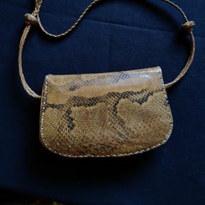 Vintage handgefertigte Schlangenleder Mini Schultertasche aus den 1970er Jahren
