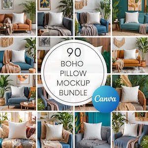 Op de afbeelding: Een verzameling van 90 boho kussen mockups, weergegeven op verschillende banken in diverse omgevingen. De afbeelding toont witte kussens, dekens en decoratieve elementen. De tekst in het midden luidt "90 BOHO PILLOW MOCKUP BUNDLE" met een "Canva" logo.