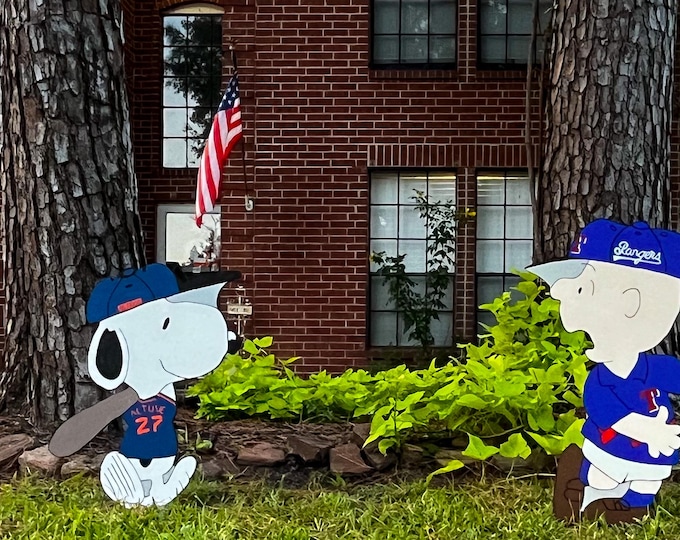 Featured listing image: Charlie Brown Baseball Fans Charlie Brown, Snoopy, Woodstock and Friends Yard Ornaments