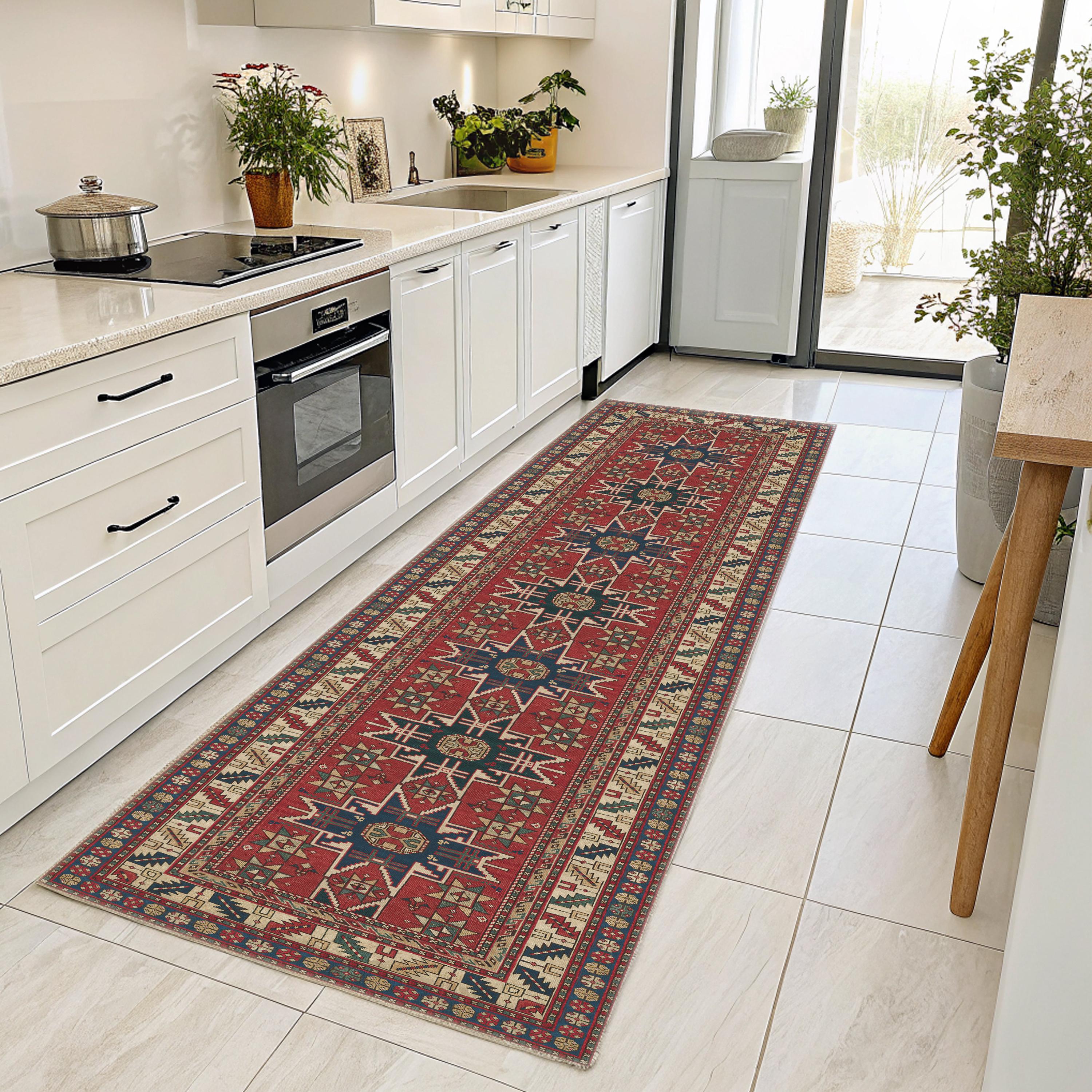 赤いアンティーク調トルコ製ランナーラグ：ボヘミアン・ウシャック