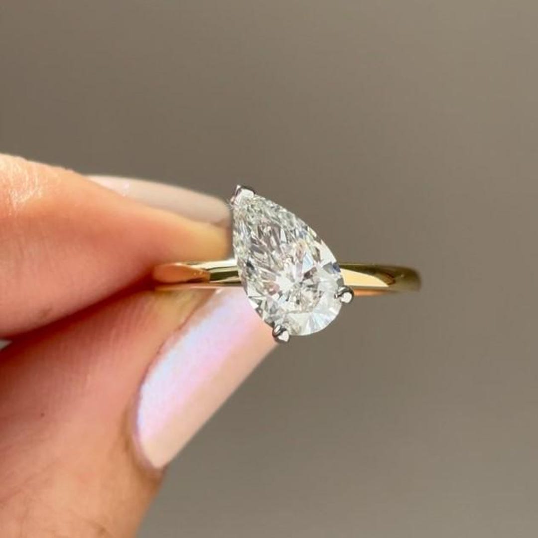 Pear Cut Lab Grown Diamond Engagement Ring: 14k Yellow Gold Teardrop ...