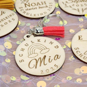 Personalized wooden pendant school start gift keyring with name & motif • round pendant