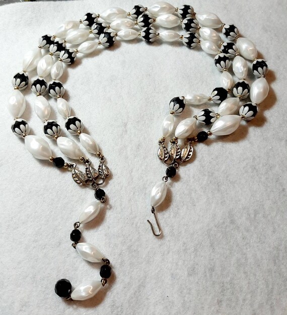 Vintage Deauville white and black acrylic pearl n… - image 3